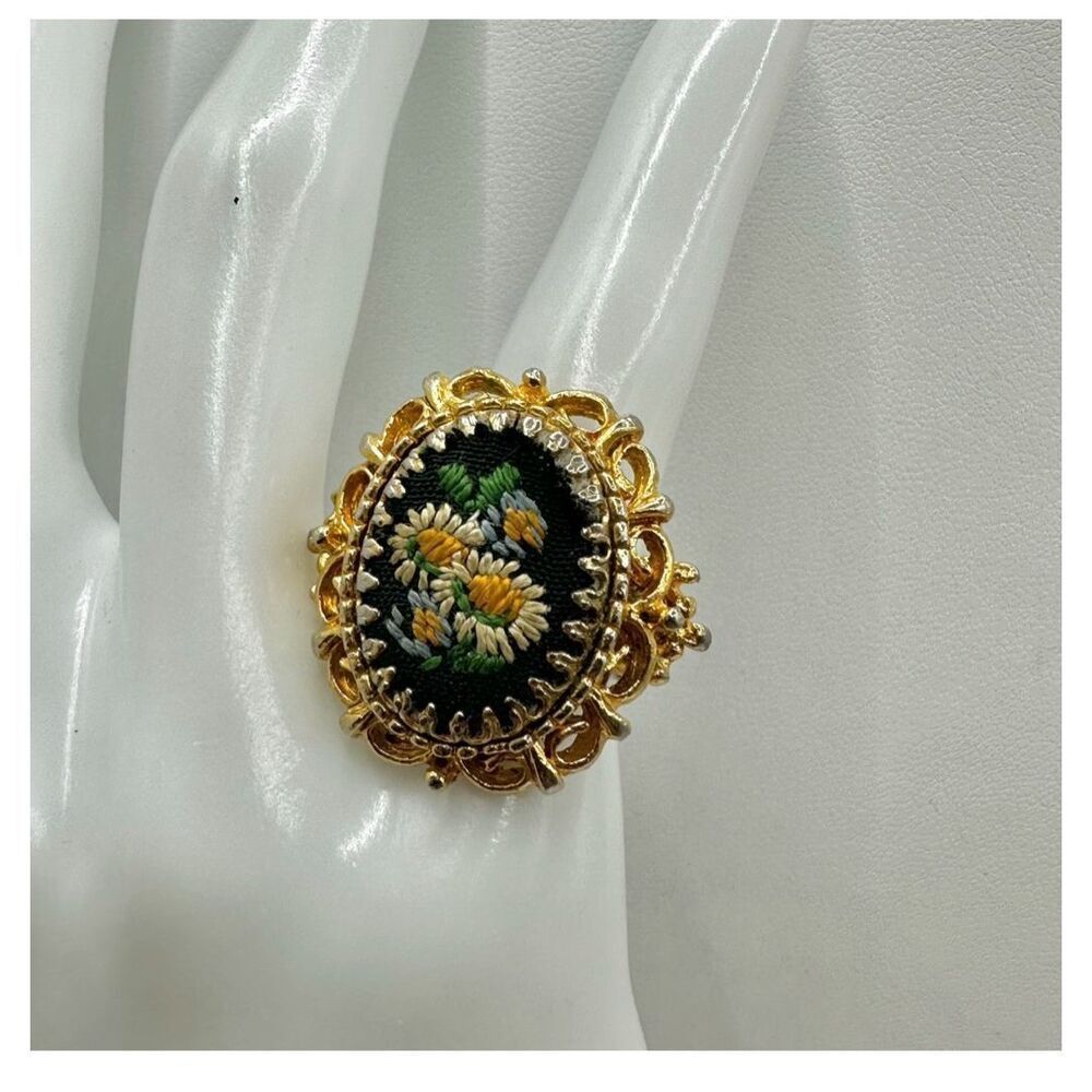 Vintage black and gold tone emroidered flower ring